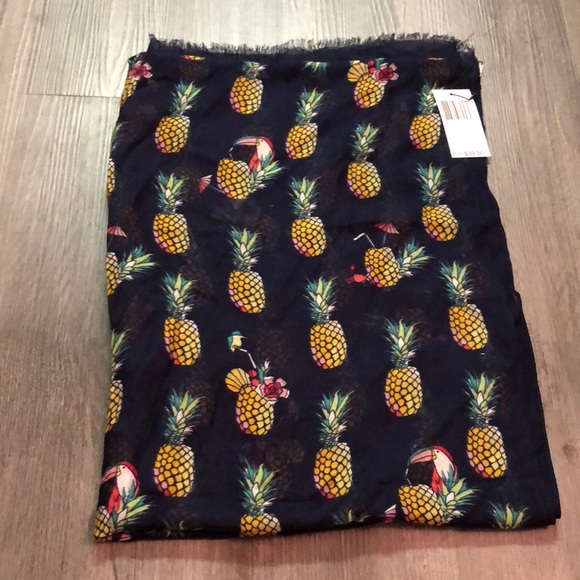 Vera Bradley Soft Fringe Scarf 100% Rayon Toucan Party Print 30”W x 72” L NWT - Picture 14 of 16